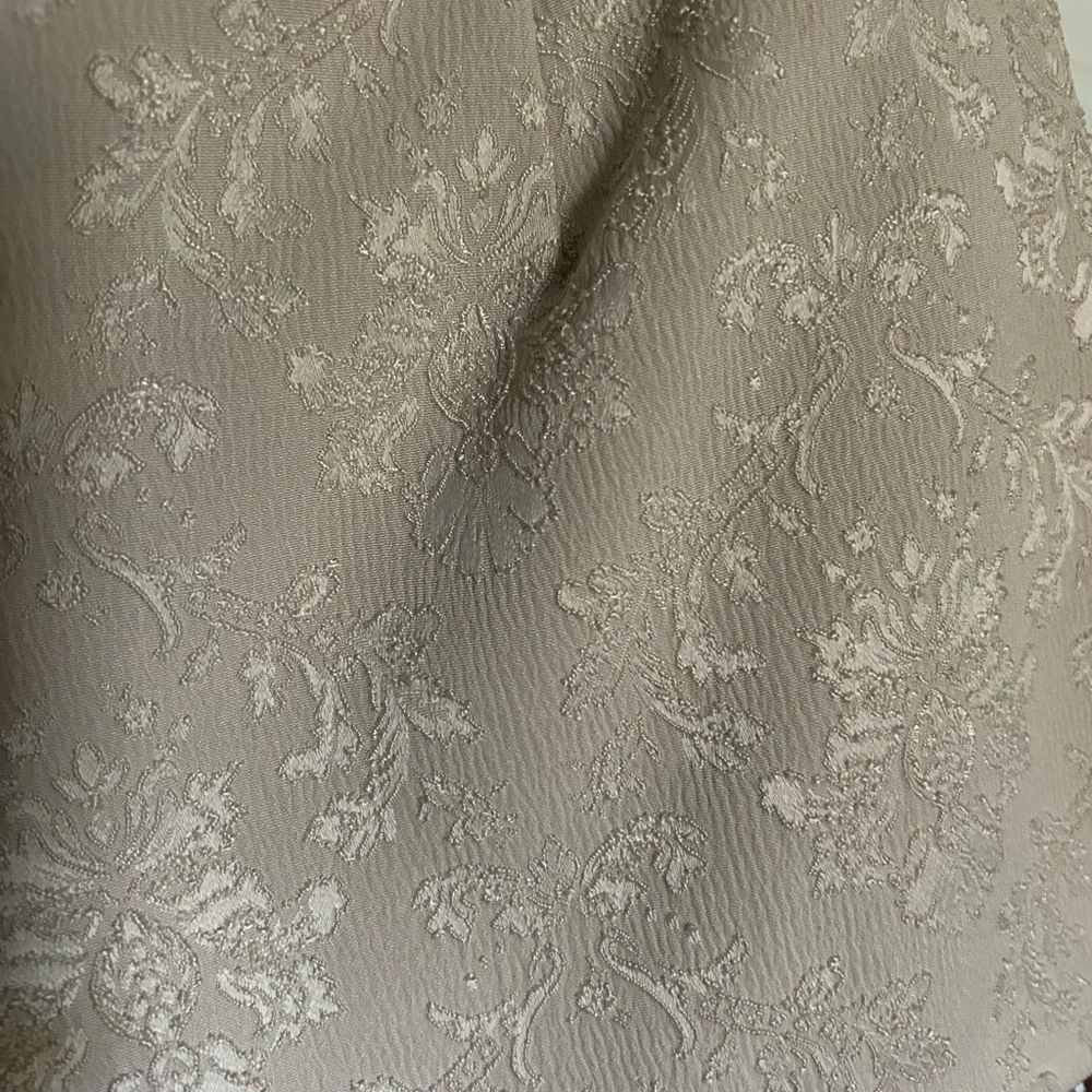 Forever 21 | Embroidered Pleated Shorts - Picture 4 of 5